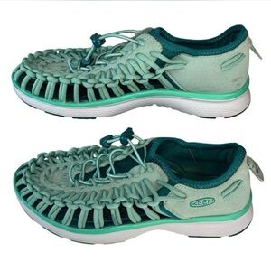 KEEN water shoes in Malachite/Everglade